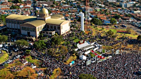Turismo Religioso: Romaria do Divino Pai Eterno transforma Trindade em destino de milhões de peregrinos