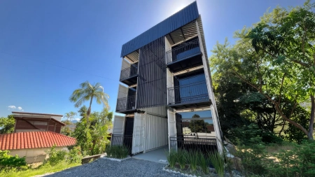 Casas container ganham espaço na arquitetura com obras rápidas e força nas redes sociais