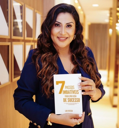 Lau Bessa lança livro com dicas para ter uma vida de sucesso