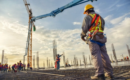Em alta, construção civil gerou 110.921 novos empregos em 2024