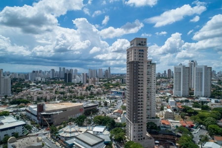 Prédio em Goiânia se mantém como o terceiro do mundo a ter elevador privativo para carros
