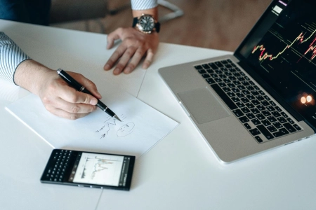 Consigo me proteger da inflação investindo em imóveis?