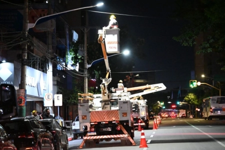 Goiânia atinge marca de 70 mil luminárias de LED instaladas em quatro meses