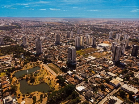 Expansão populacional impulsiona mercado imobiliário em Anápolis, aponta pesquisa