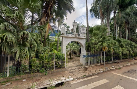 Prédio histórico da antiga sede do Diário da Manhã tem sua arquitetura apagada pelo tempo
