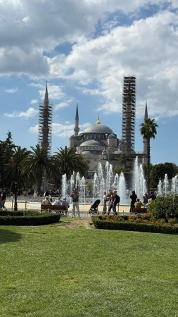 Em Istambul, duas obras-primas da história ficam frente a frente: a Aya Sofya e a Mesquita Azul