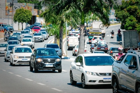 Maioria da população goiana que trabalha fora gasta até 30 minutos com deslocamento de casa ao trabalho