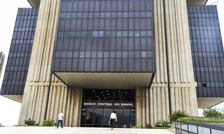 Copom decide manter taxa Selic a 15% pela quarta vez consecutiva