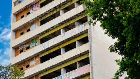 Prédio abandonado no Centro de Goiânia será transformado em moradia para 52 famílias
