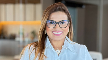 Anna Carla Cardoso deixa a diretoria comercial da R8 Imóveis