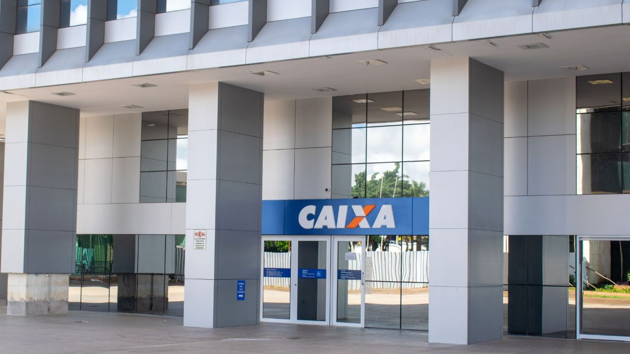 TST determina fim da greve da Caixa