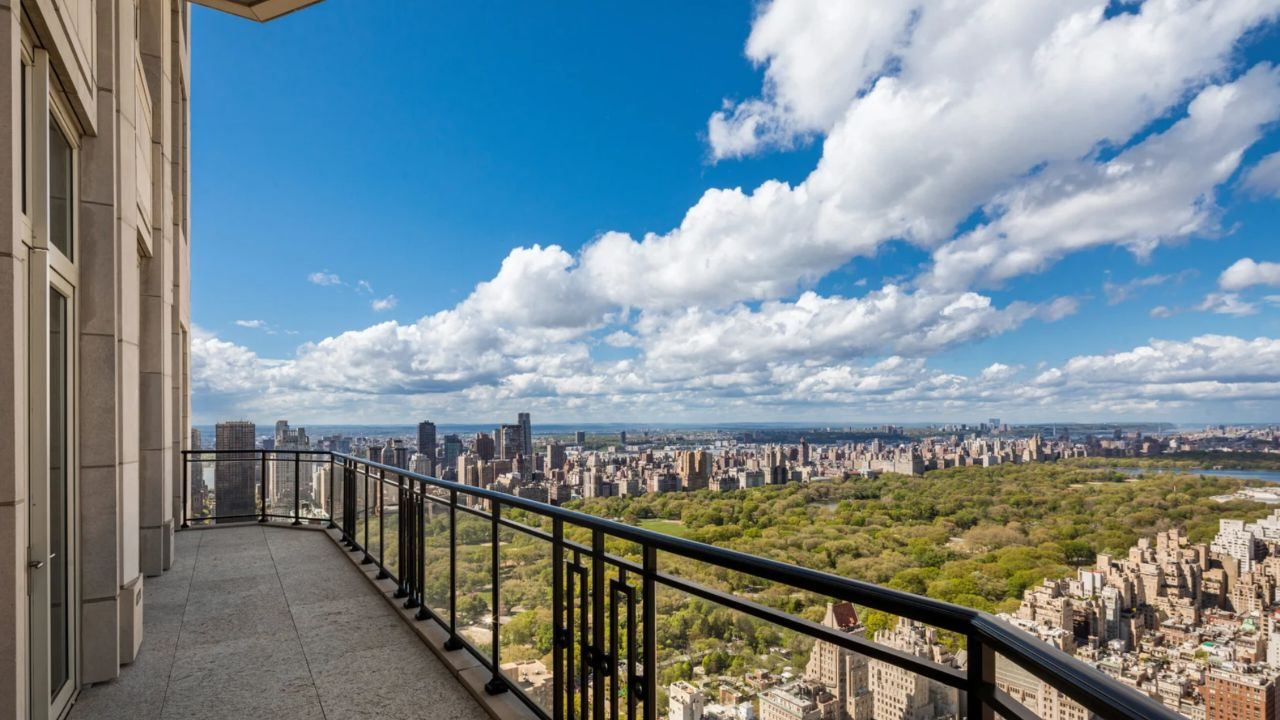 Apartamento de R$ 450 milhões vira disputa por vista em Nova York