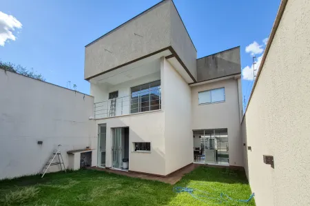 Sobrado no Jardim Olímpico