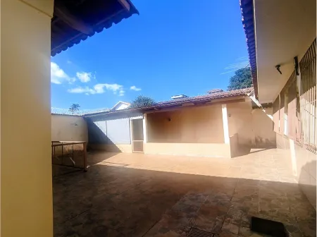Sobrado no Setor Santa Genoveva