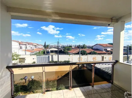 Sobrado no Setor Santa Genoveva