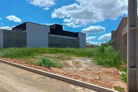 Lote no Setor Três Marias