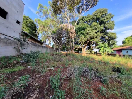 Área no Jardim Petropólis