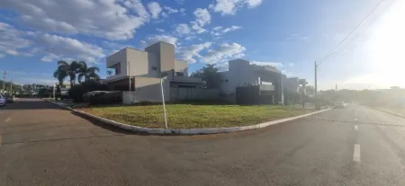 Terreno no Condomínio Village Trindade