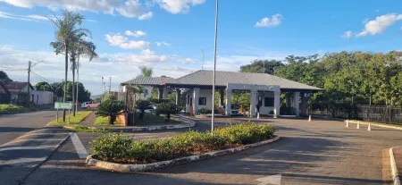 Terreno no Condomínio Village Trindade
