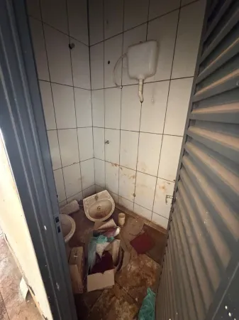 Sala Comercial Residencial Antônio Carlos Pires