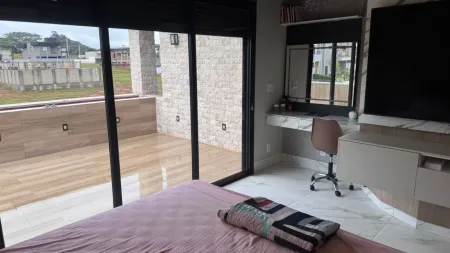 Casa no Parqville Quaresmeira