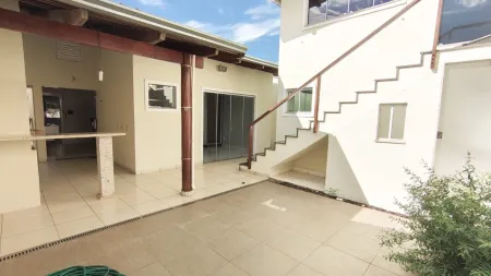 Casa no Condomínio Village do Campus