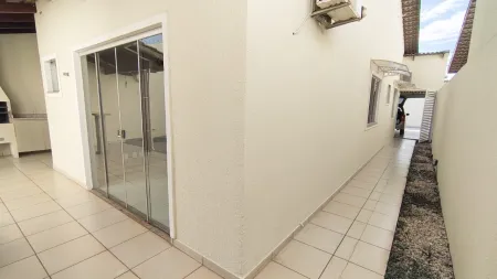 Casa no Condomínio Village do Campus