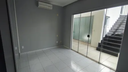 Casa no Condomínio Village do Campus