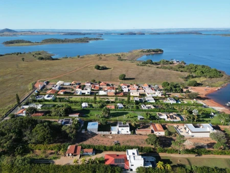 Sobrado em Condomínio no Lago das Brisas