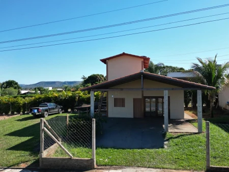 Sobrado em Condomínio no Lago das Brisas