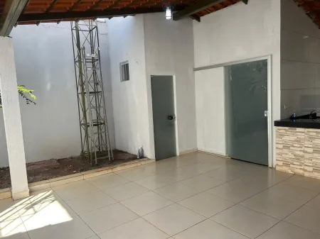 Sobrado Residencial e Comercial no Setor Itatiaia