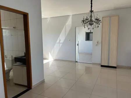 Sobrado Residencial e Comercial no Setor Itatiaia