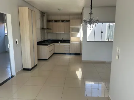 Sobrado Residencial e Comercial no Setor Itatiaia