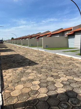 Casa no Condomínio Village Paineiras