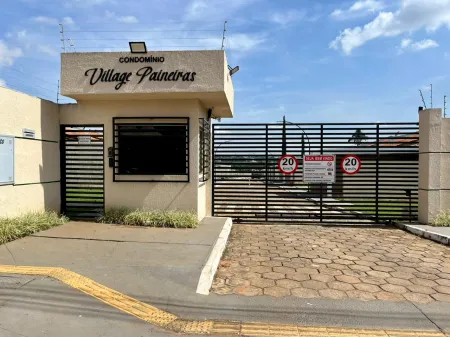 Casa no Condomínio Village Paineiras