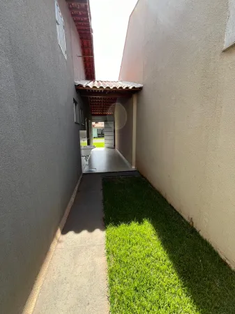 Casa no Condomínio Village Paineiras