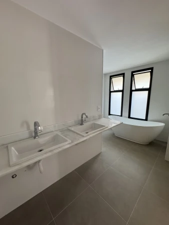 Penthouse Ares Marista