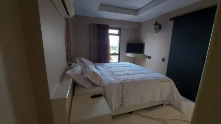 Golden Tulip Address