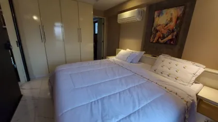 Golden Tulip Address