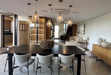 Sobrado Jardins Versalhes