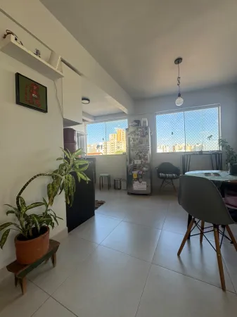 Residencial Side Home