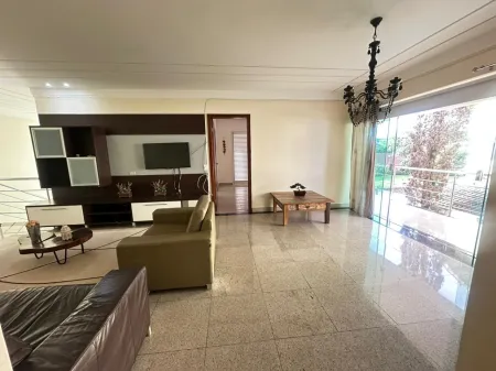 Sobrado no Jardins Mônaco