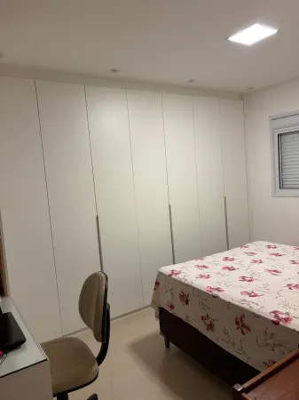 Flow Residence