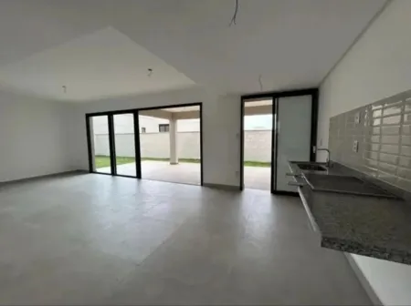 Sobrado Jardins Marselha