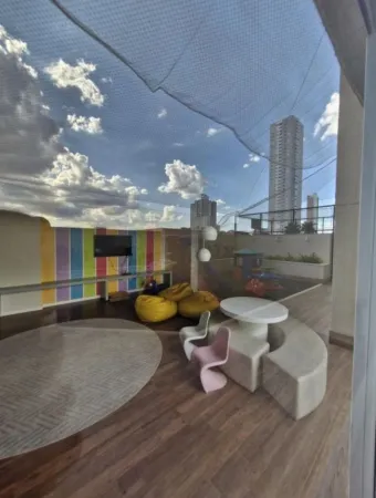 Flow Residence