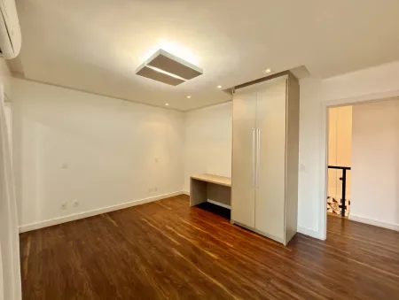 Sobrado Jardins Milão