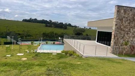 Lote Vinhas Flamboyant