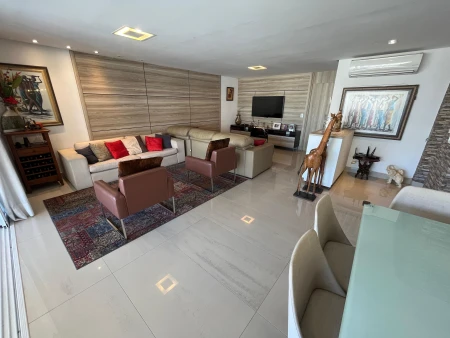 Moment Living Square