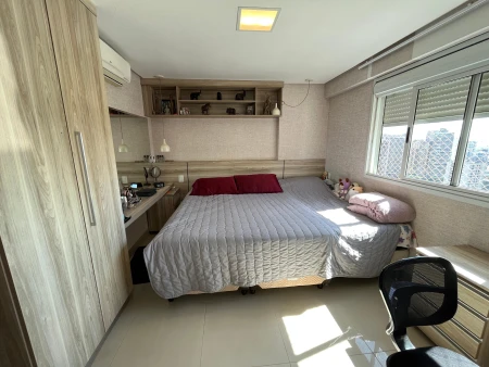Moment Living Square