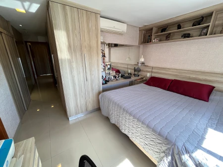 Moment Living Square